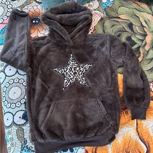 NWOT  No Boundaries Fuzzy Brown Hoodie with Leopard Star
